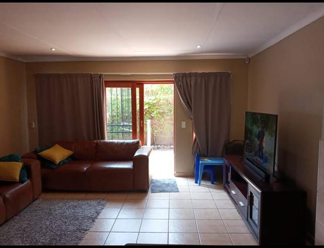 2 BEDROOM TOWNHOUSE FOR SALE IN THE REEDS